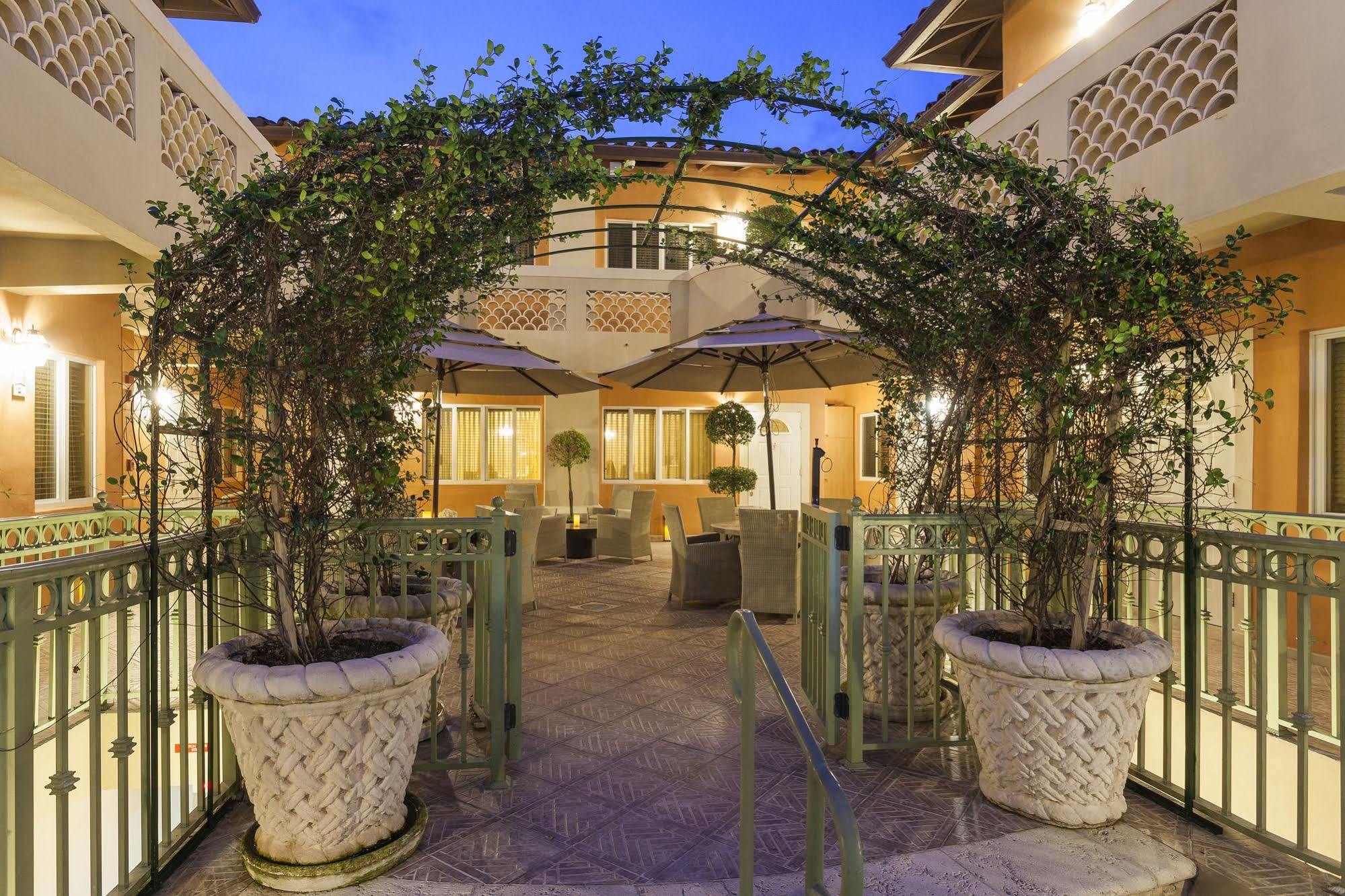 Sun Harbour Boutique Hotel Bal Harbour Extérieur photo