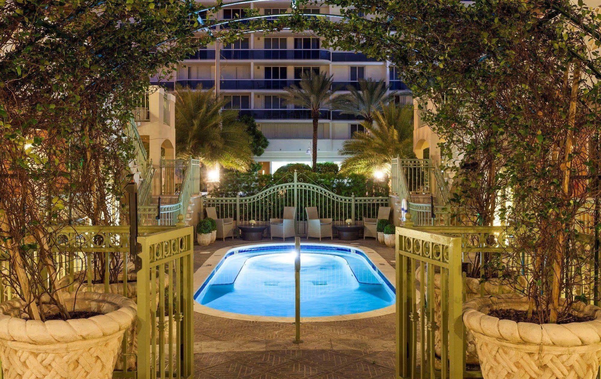Sun Harbour Boutique Hotel Bal Harbour Extérieur photo